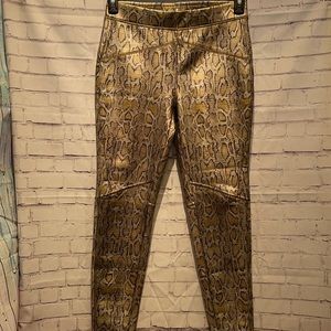NWT VEGAN LEATHER ANIMAL PRINT LEGGINGS SZ SM FP